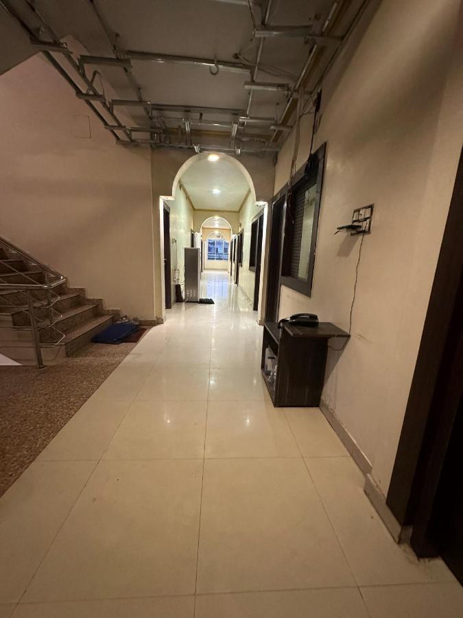 Hotel Deva Inn Varanasi Bagian luar foto