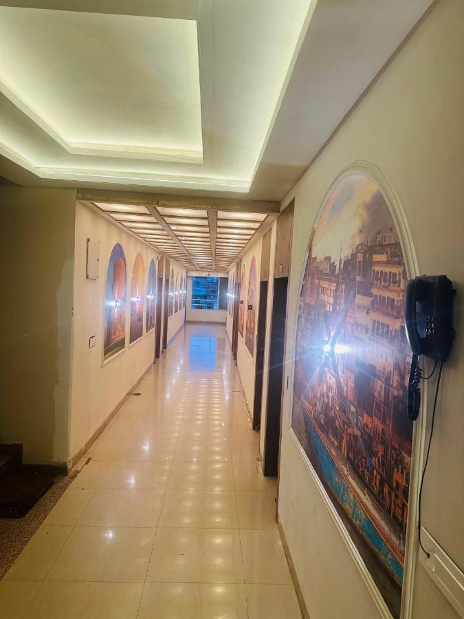 Hotel Deva Inn Varanasi Bagian luar foto
