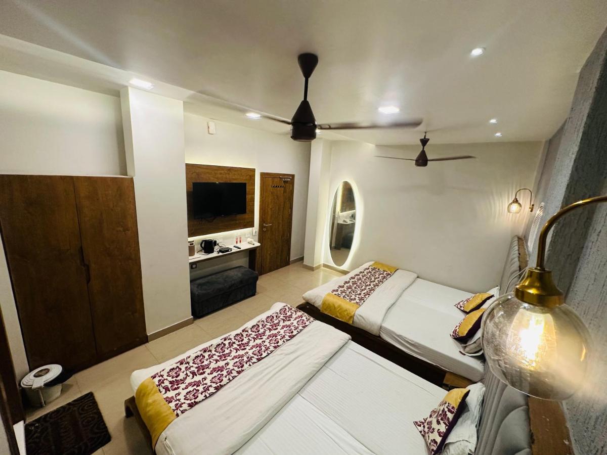 Hotel Deva Inn Varanasi Bagian luar foto