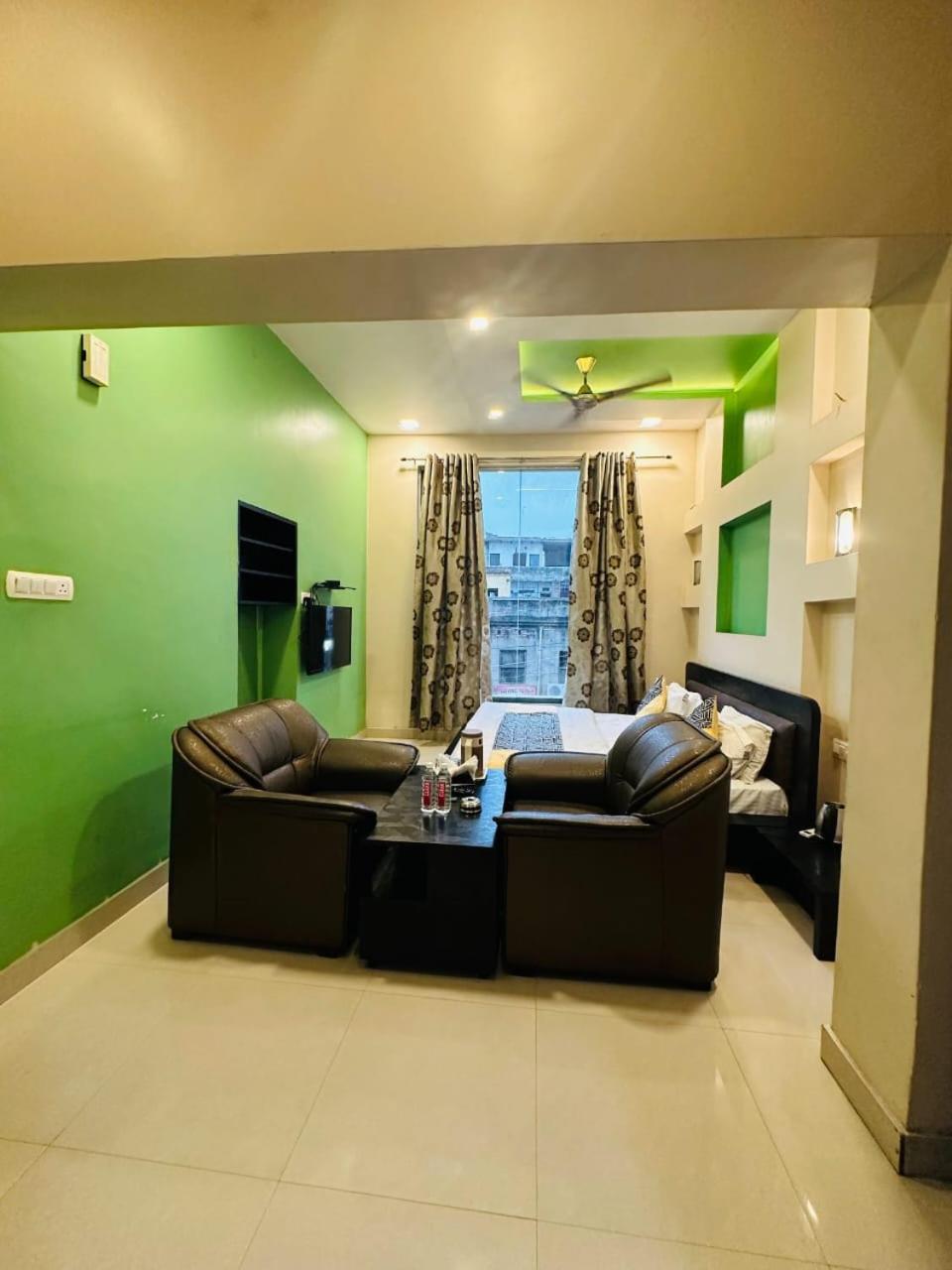 Hotel Deva Inn Varanasi Bagian luar foto