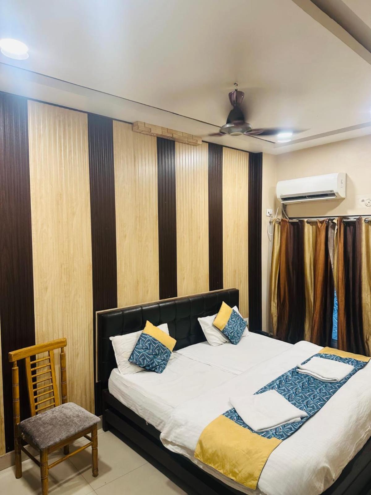 Hotel Deva Inn Varanasi Bagian luar foto